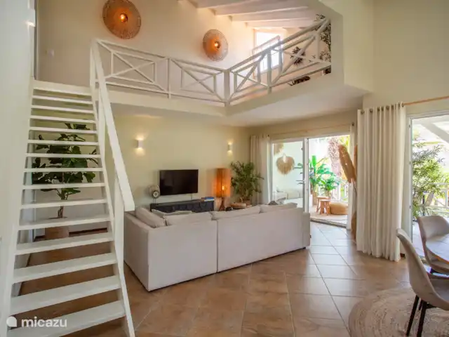penthouse en Curazao, Banda Arriba (este), Jan Thiel – Ático Palmera Tropicana Salón