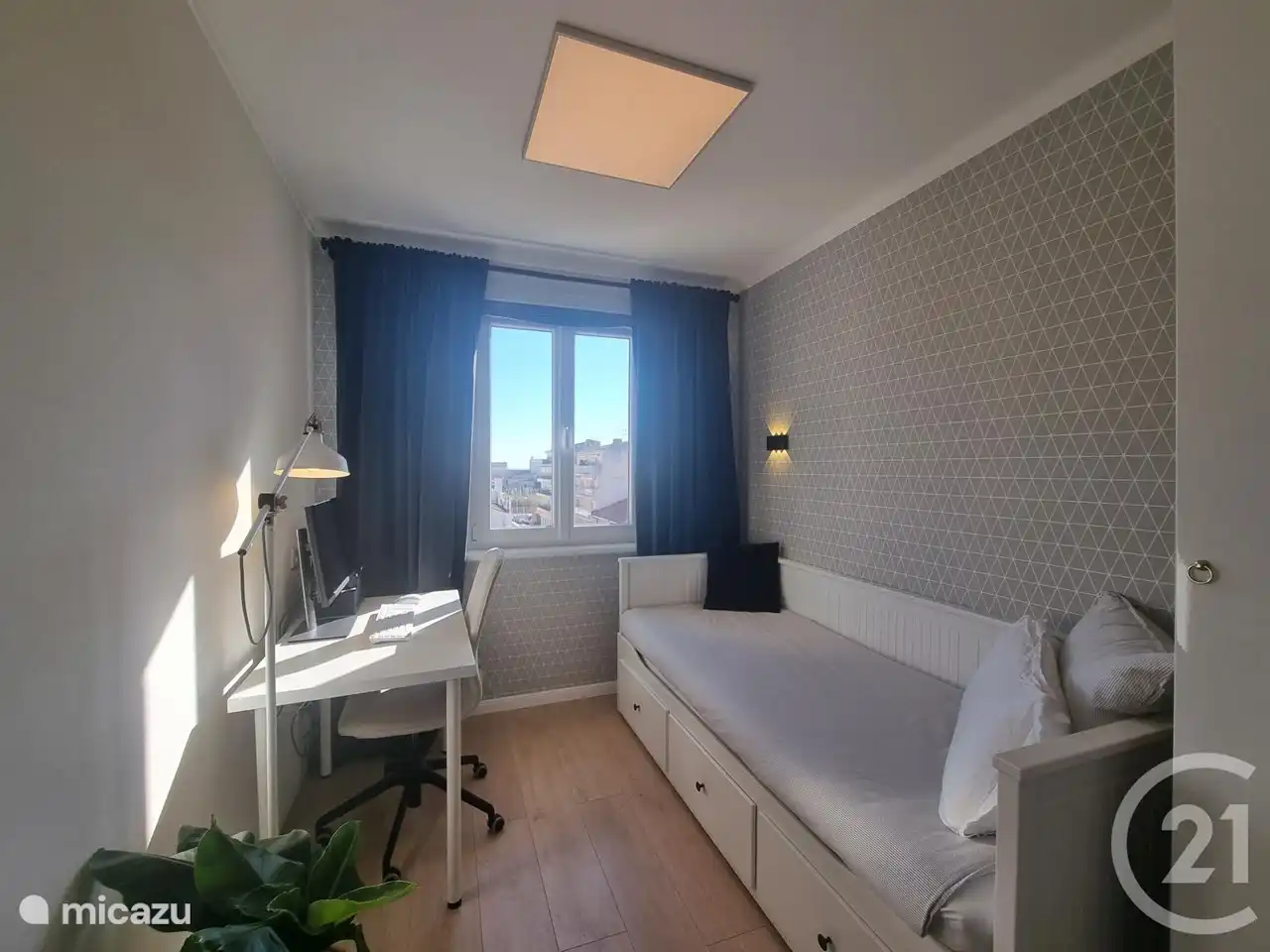 Bureau, 2ème chambre