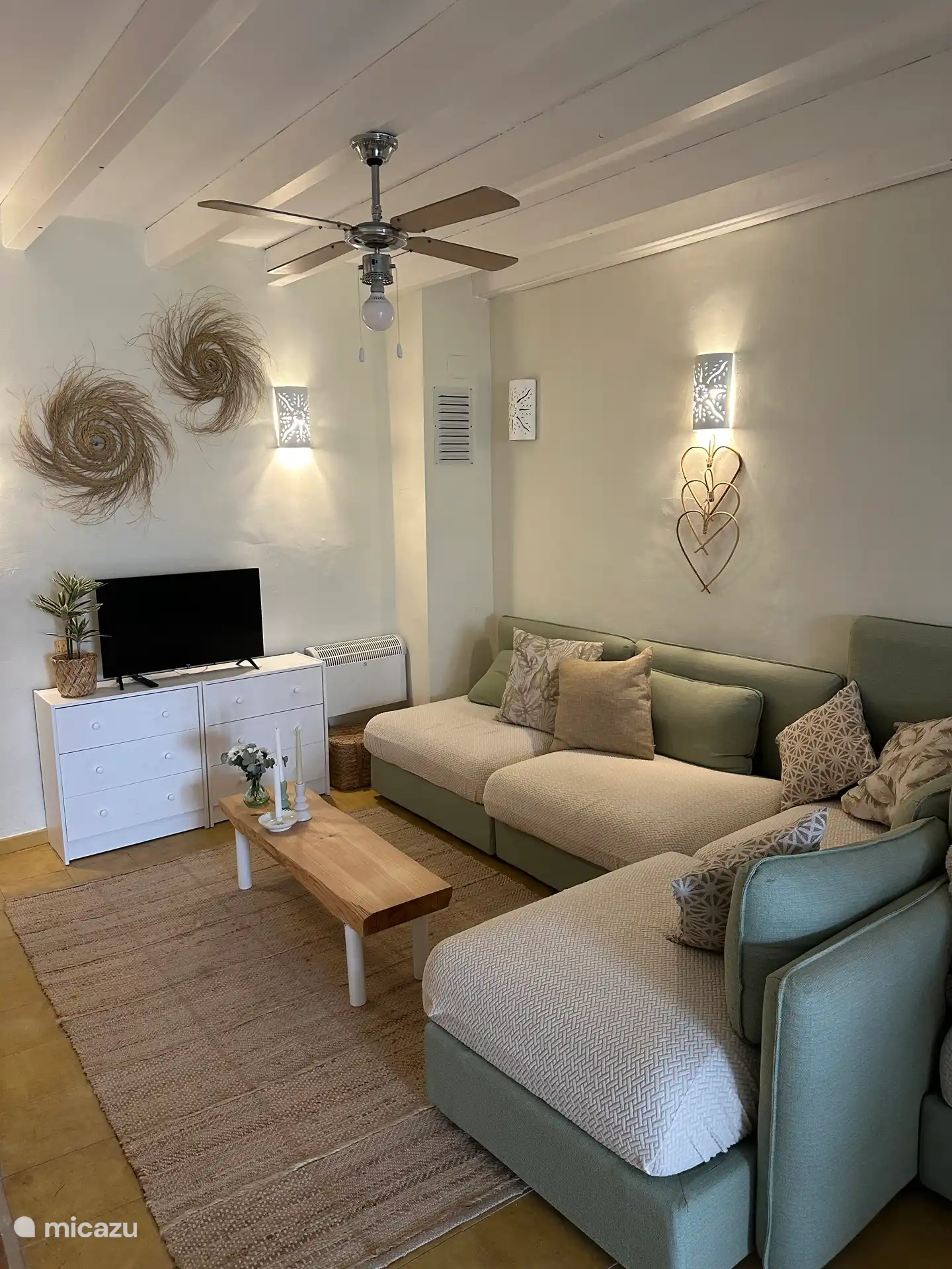 Woonkeuken met heerlijke loungebank 