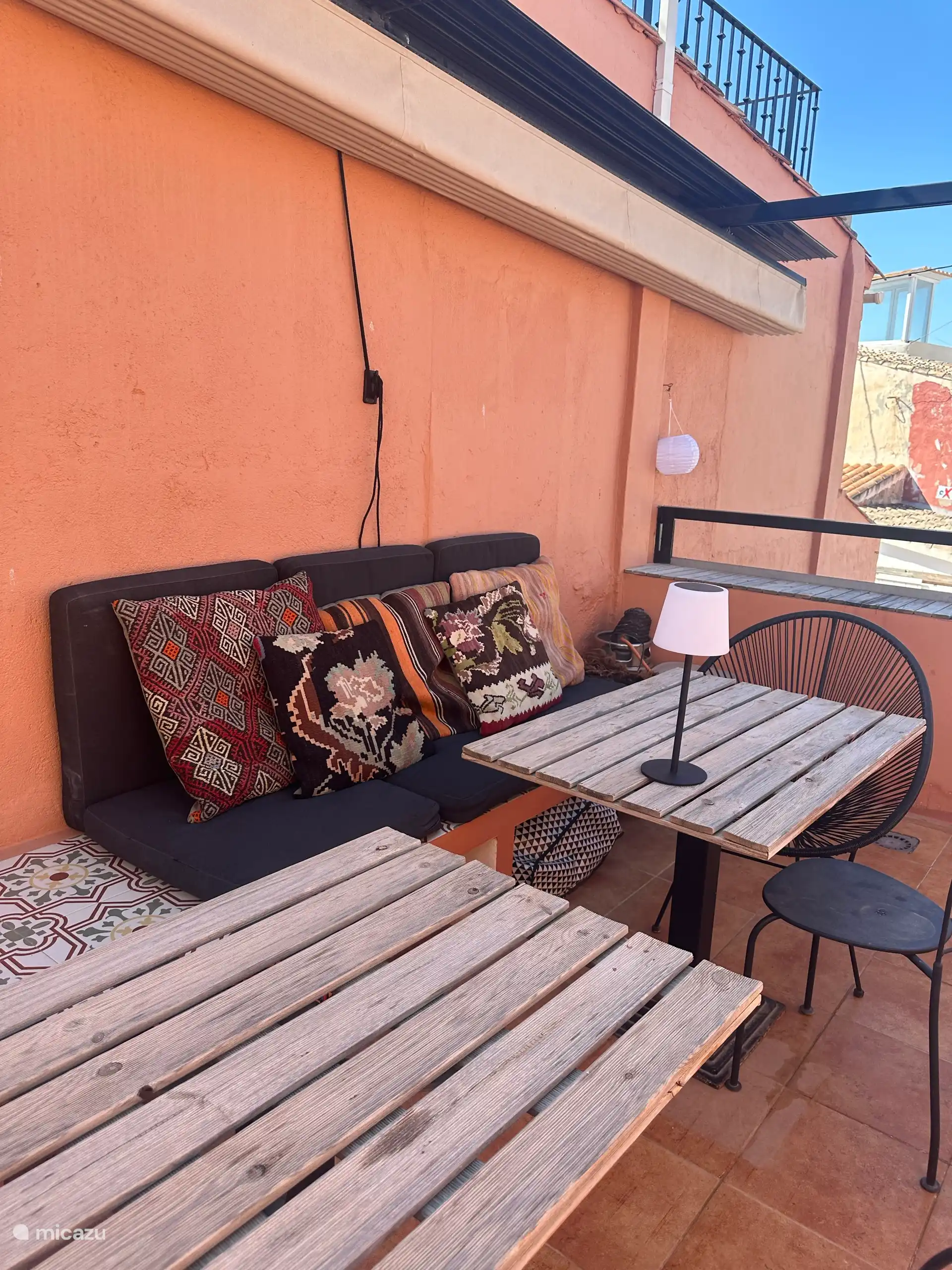 The lovely roof terrace with the sun in the afternoon and evening
With sun protection