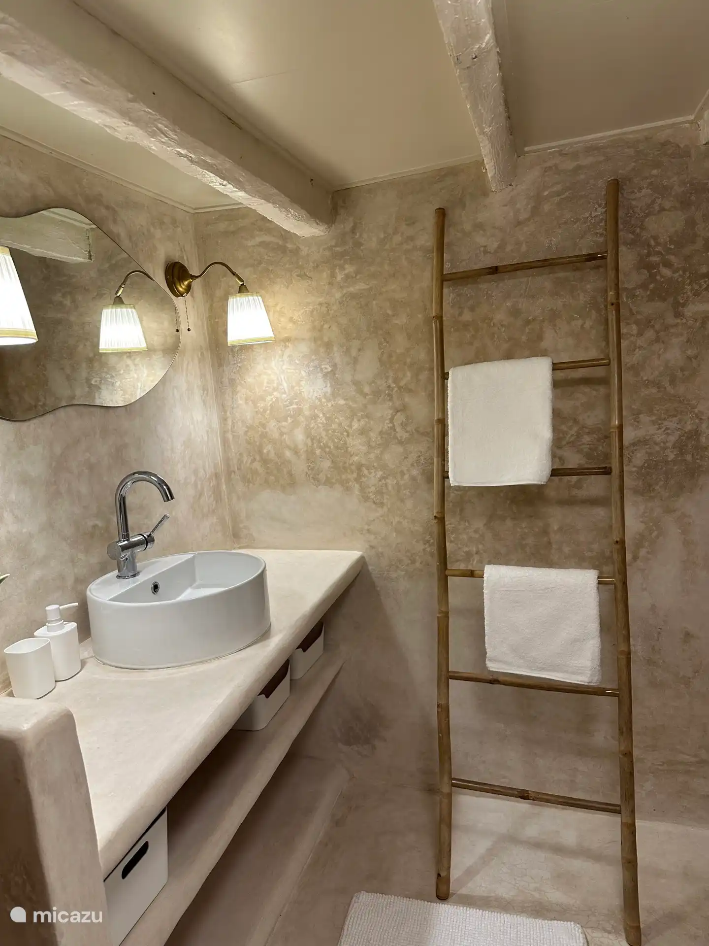 Badkamer van tadelakt, een prachtige uitstraling 