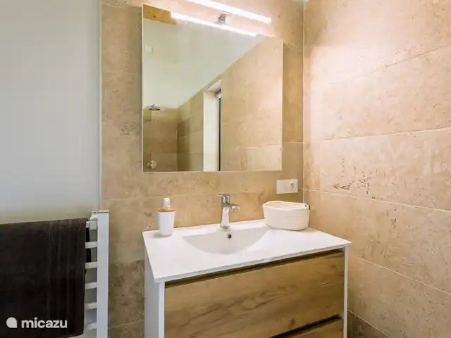 Casa de diseño ecológico Ducarinne en Francia, Lot y Garona, Argenton - villa El cuarto de baño