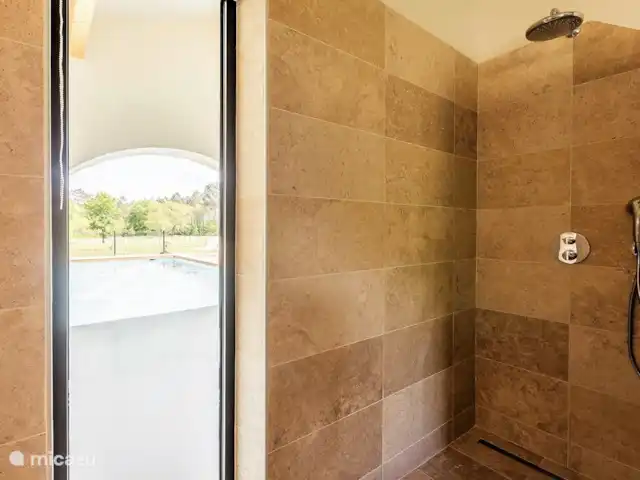 Casa de diseño ecológico Ducarinne en Francia, Lot y Garona, Argenton - villa El cuarto de baño