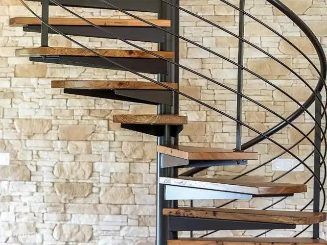 Casa de diseño ecológico Ducarinne en Francia, Lot y Garona, Argenton - villa La escalera de caracol al 1er piso.