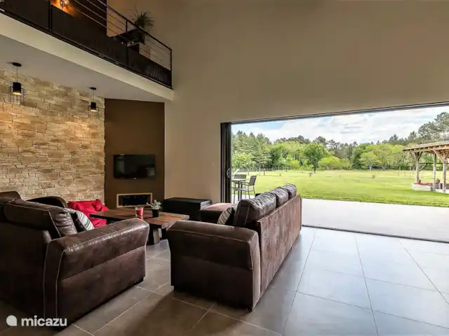 Casa de diseño ecológico Ducarinne en Francia, Lot y Garona, Argenton - villa el espacioso salón