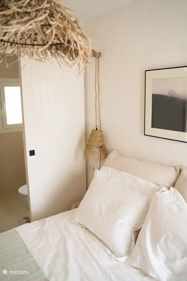 Es Vedra Room. Queen size bed, air conditioning cold/heat