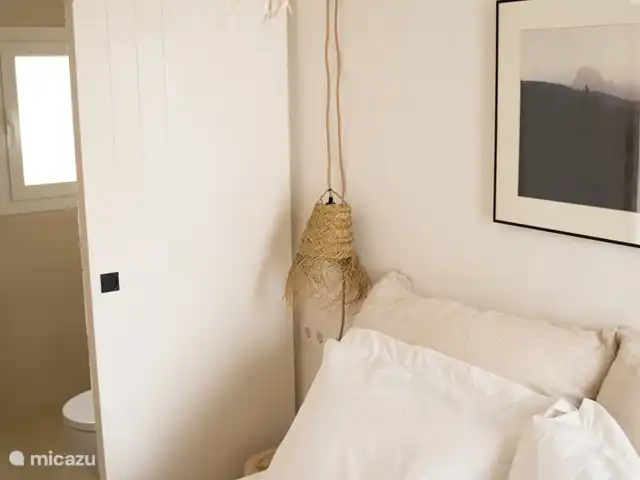 Sueño. Casa Ana María en España, Ibiza, Cala Vadella - bungaló Sala Es Vedra.
Cama queen size, aire acondicionado frio/calor
