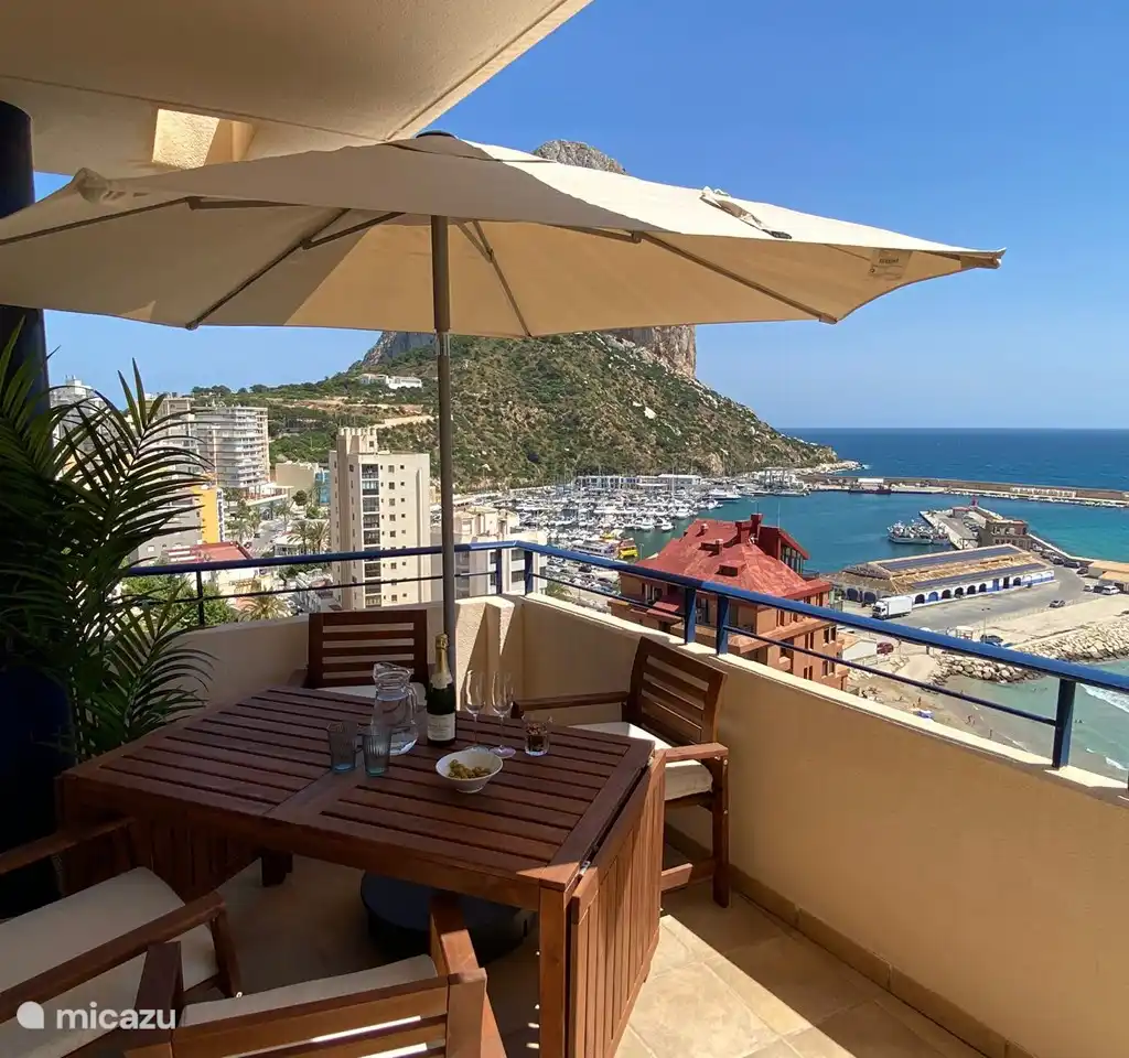 Appartement Maroen zon, zee, terras en uitzicht in Calp