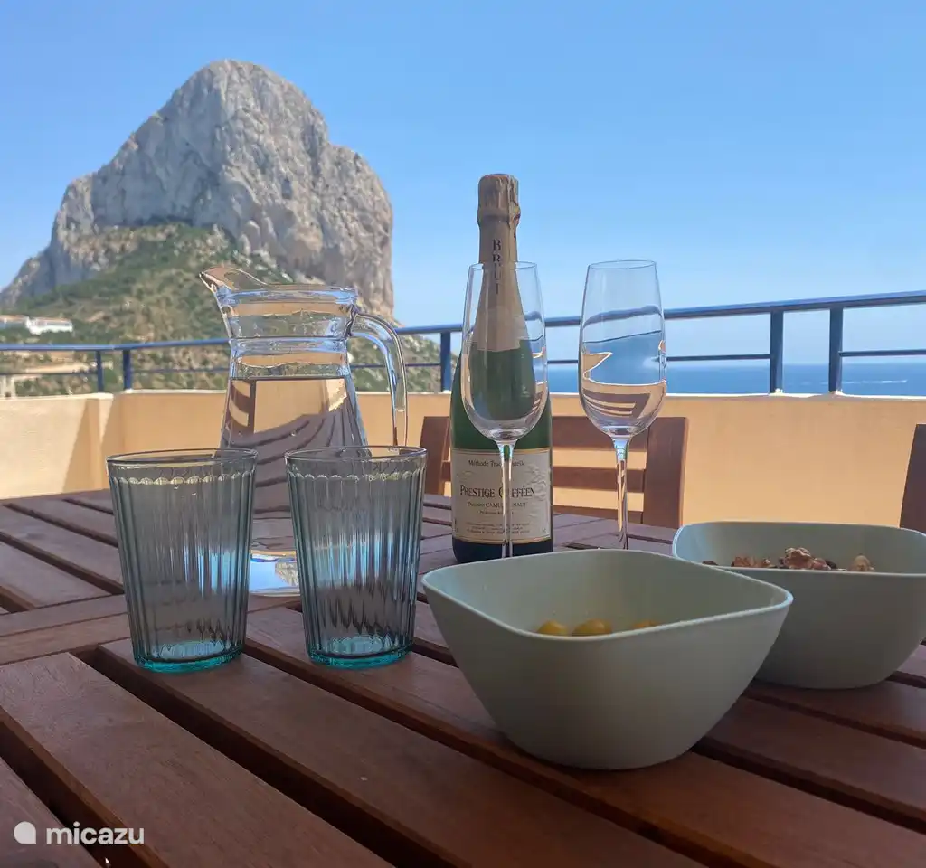 Maroen zon, zee, terras en uitzicht, foto 2