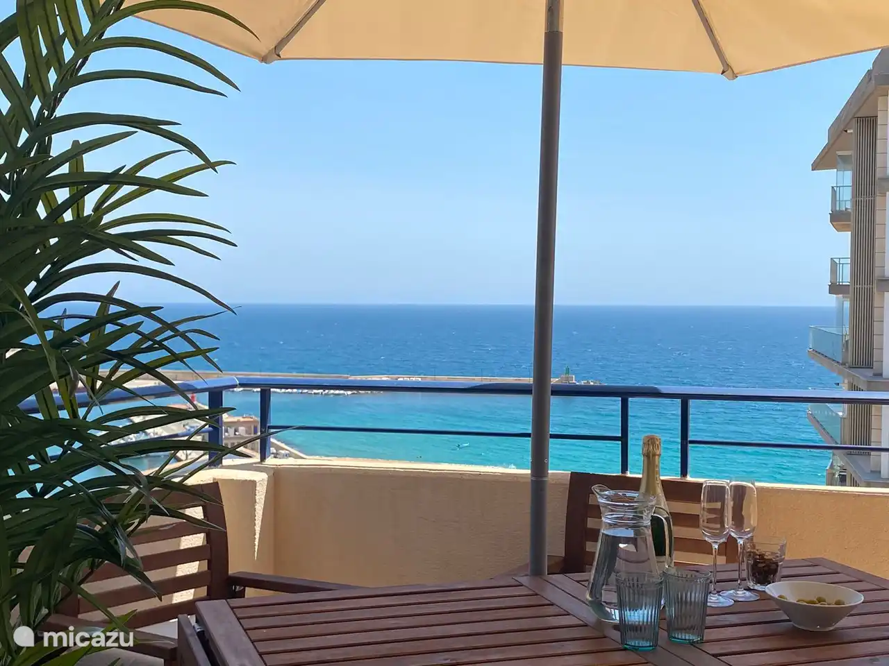 Sun, sea, view and relax.