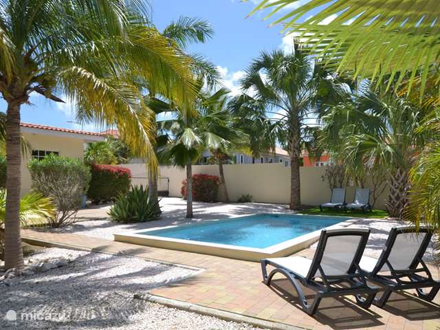 Zwemmen, Curaçao, Banda Ariba (oost), Brakkeput Abou, villa Relex Villa met prive zwembad