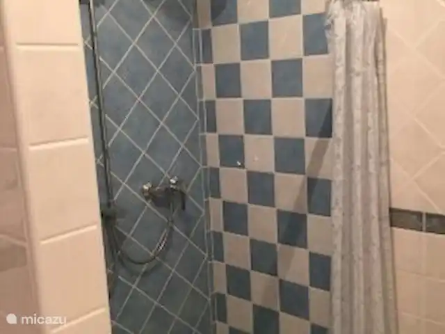 Villa San Vitale Grandissimo | Italie, Marche, San Vito sul Cesano - villa Salle de bain séparée avec douche à effet pluie, grand lavabo et bidet avec toilettes à Cantina