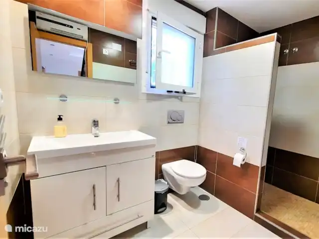 Villa Nova à Moraira  | Espagne, Costa Blanca, Moraira - villa Salle de bain 1 à l’étage avec douche à l’italienne