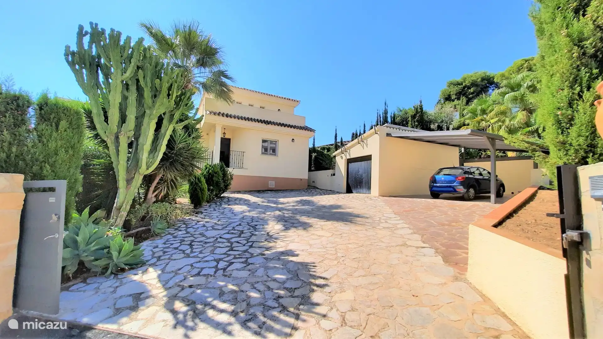 Electric fence and enough space to park several cars on site
