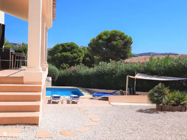 Villa Nova à Moraira  | Espagne, Costa Blanca, Moraira - villa Escalier menant à la piscine depuis la terrasse