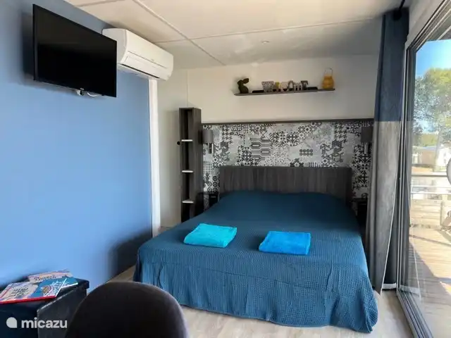 Schlafbereich mit Klimaanlage