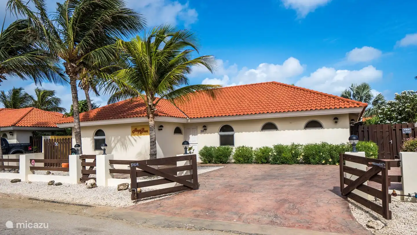 Vorderansicht der Villa