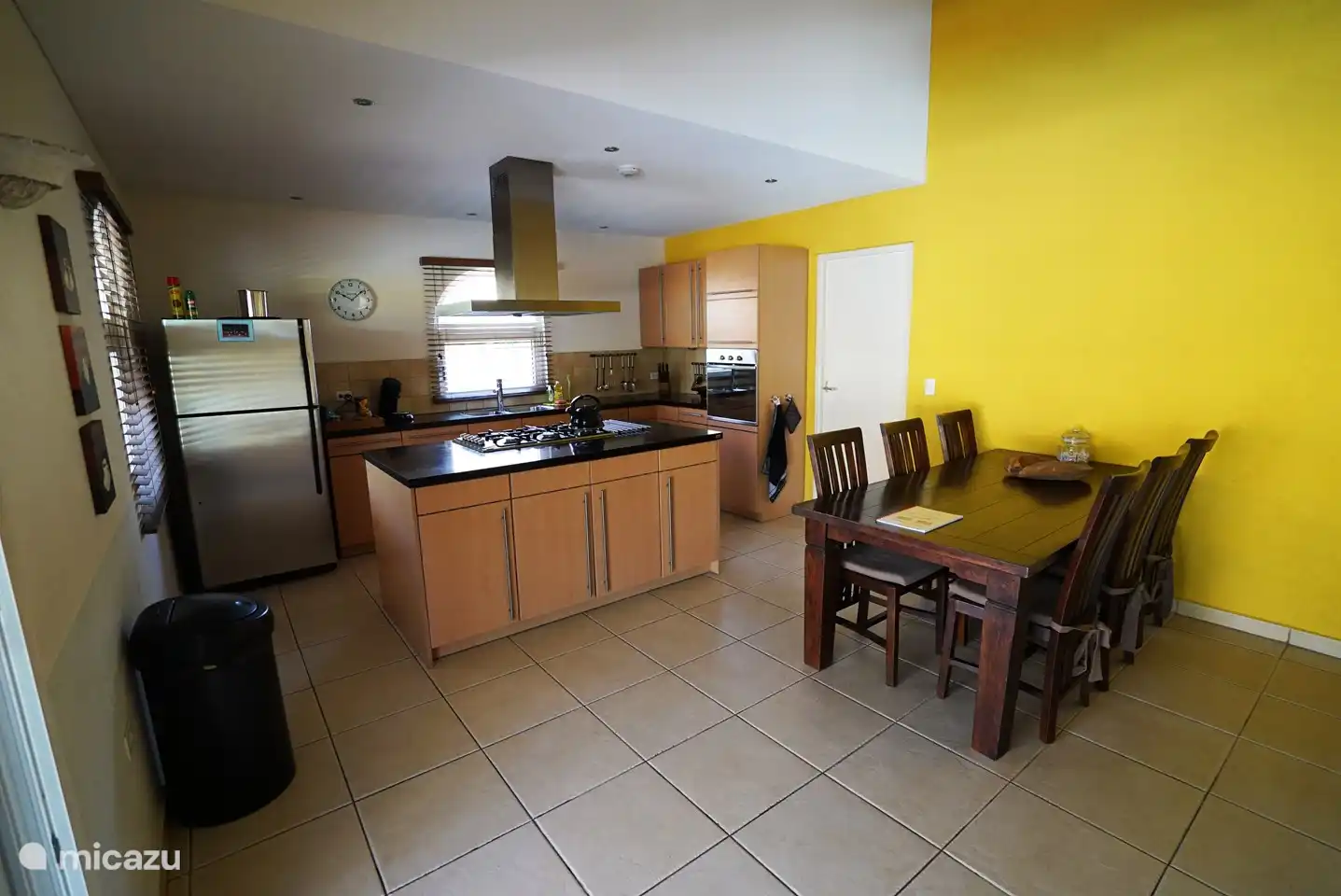 Offene Küche mit Kochinsel