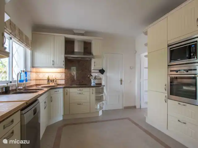 Casa Feliz | Portugal, Algarve, Santa Bárbara de Nexe - villa cuisine