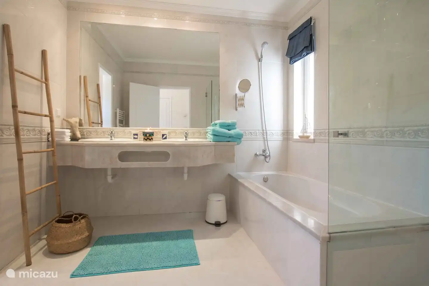 Salle de bain de la chambre 1