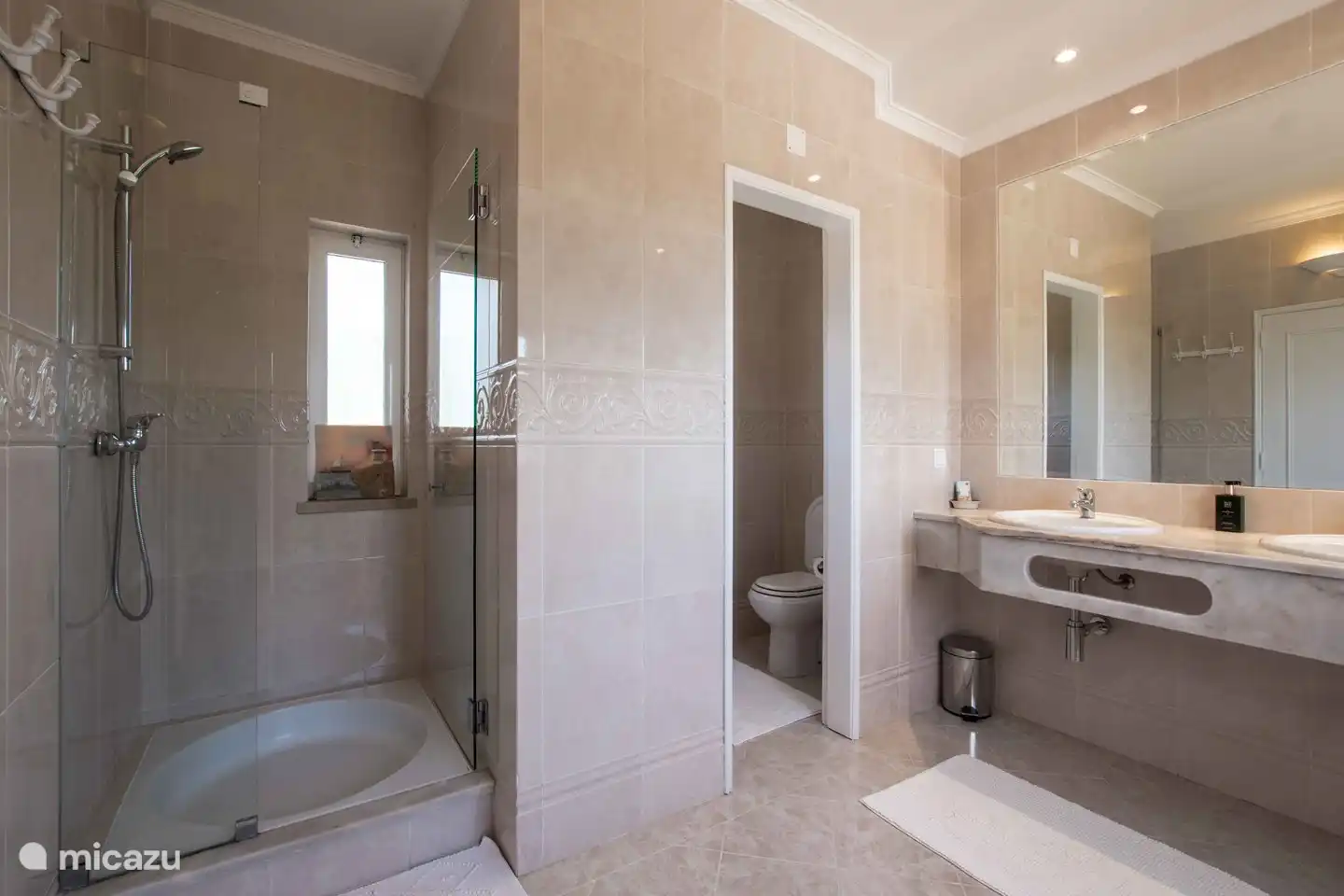 Salle de bain de la chambre 3 