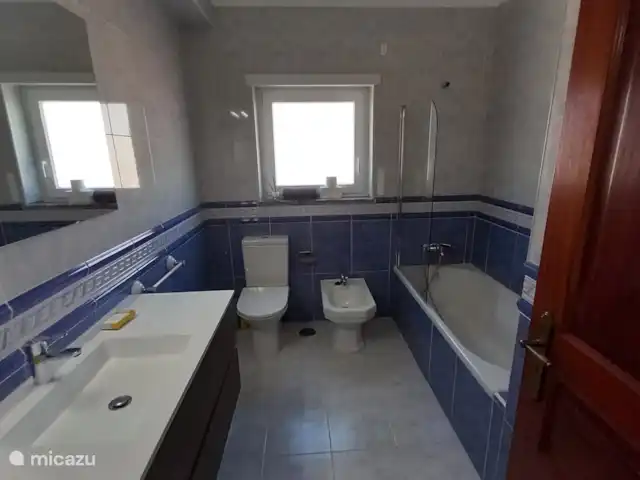 Appartement Papoa | Portugal, Costa de Prata, Peniche - appartement Salle de bains ensuite appartement Papôa.