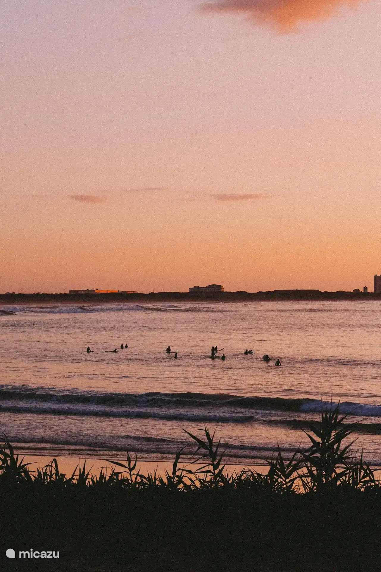 Imagen atmosférica de la playa de Peniche.
