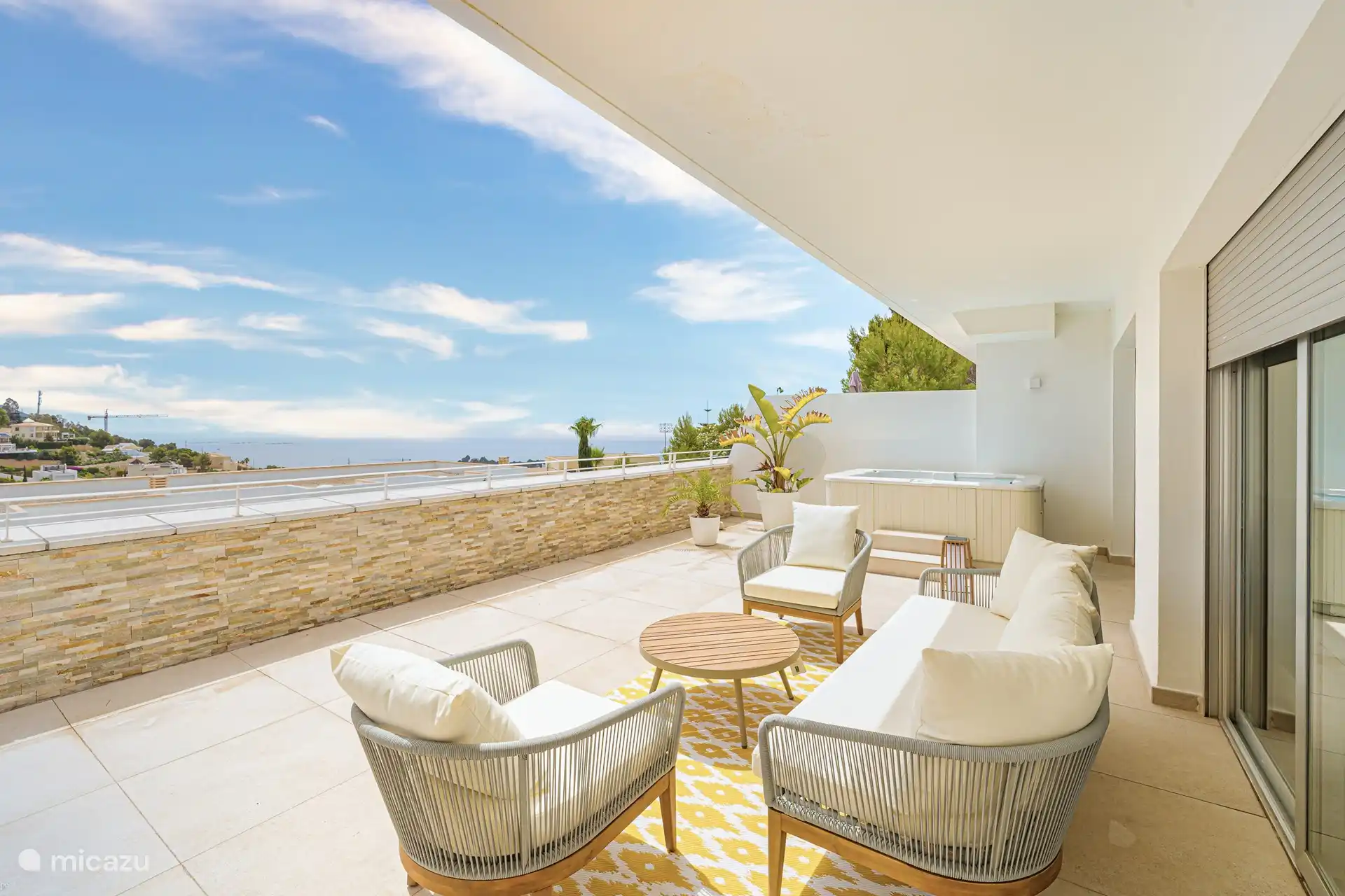 Terrasse avec vue sur la mer