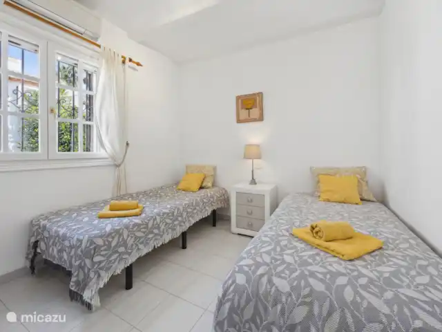 Nuestra Casa huren in Spanje, Costa Blanca, Dénia - bungalow Ook de tweede slaapkamer heeft ruime inbouwkasten.