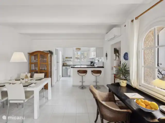 Nuestra Casa huren in Spanje, Costa Blanca, Dénia - bungalow Doorkijkje vanuit de zitkamer