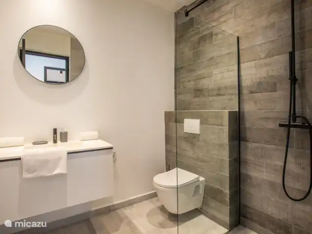Le récif Curaçao 19 | Curaçao, Curaçao-Centre, Blue Bay - appartement Salle de bain appartenant à la chambre d'amis
