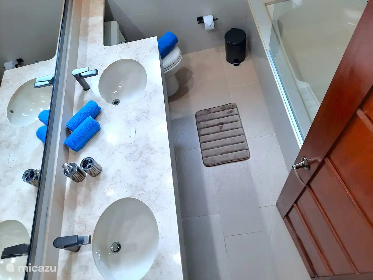 Baño King en suite con bañera, agua fría y caliente