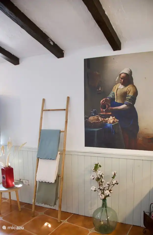 Gemütlich „unsere“ Milchmagd von Vermeer an der Wand. Ein Stück Niederlande in Spanien ??