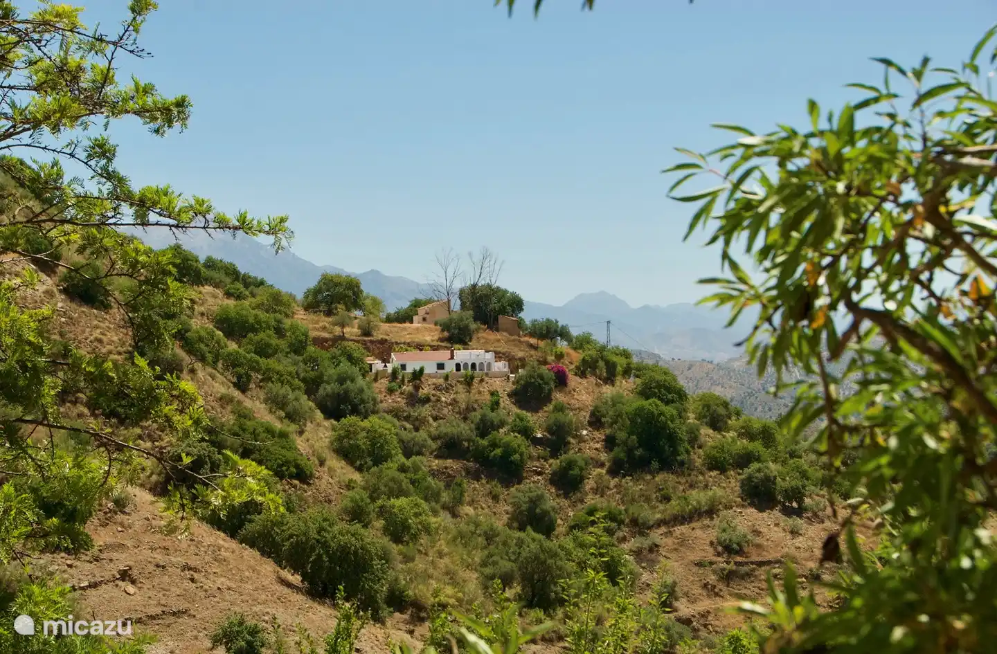 Ansichten von der Straße zum Haus.