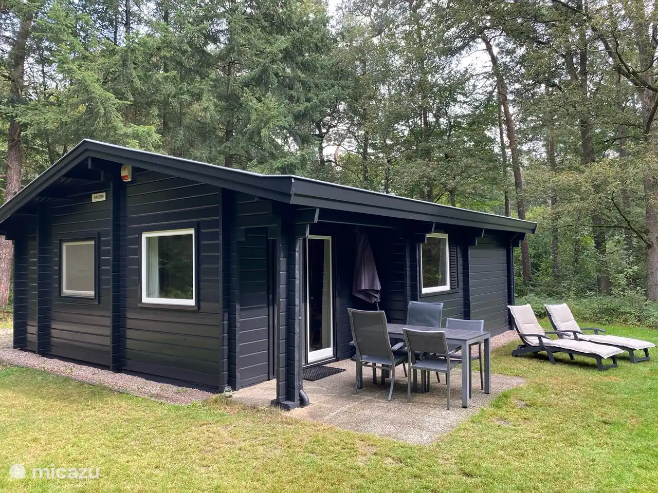 Jardin spacieux, bien situé au soleil, mais aussi avec possibilité d'ombre
