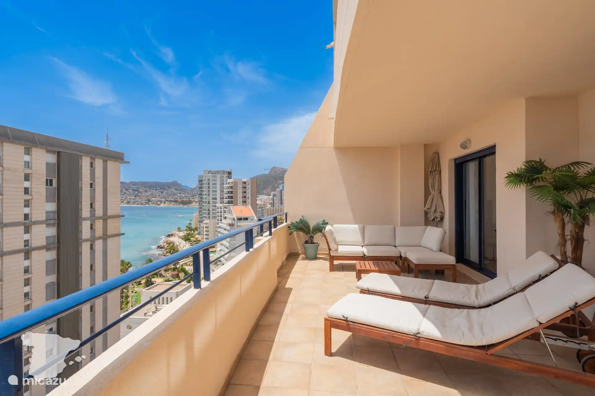 Private Terrasse mit herrlichem Blick auf das Meer und den Peñon d'Ifach