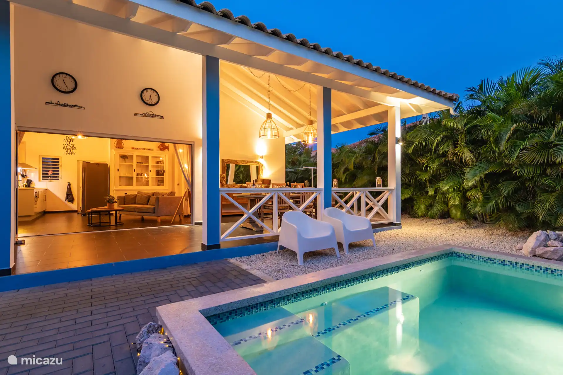 Casa Colori al atardecer.