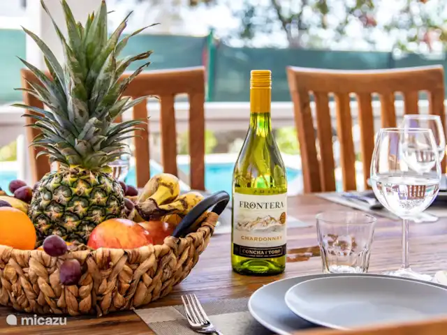 Casa Colori Curaçao | Curaçao, Banda Abou (ouest), Fontein - villa Dîner confortable à la grande table à manger sur le porche