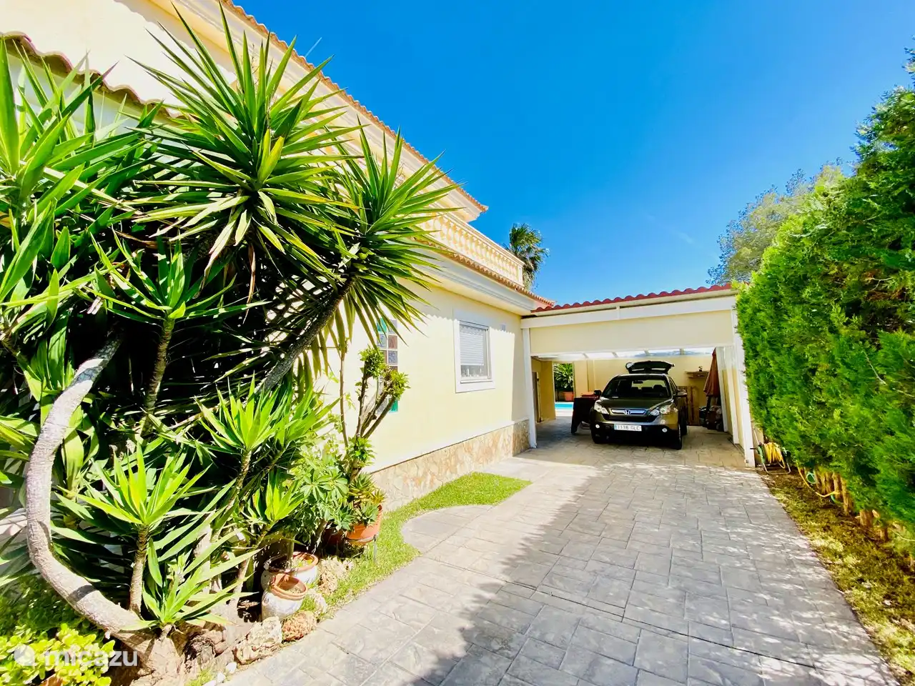 Rent Villa with Pool Playa de Muro in Alcúdia, Majorca. Micazu