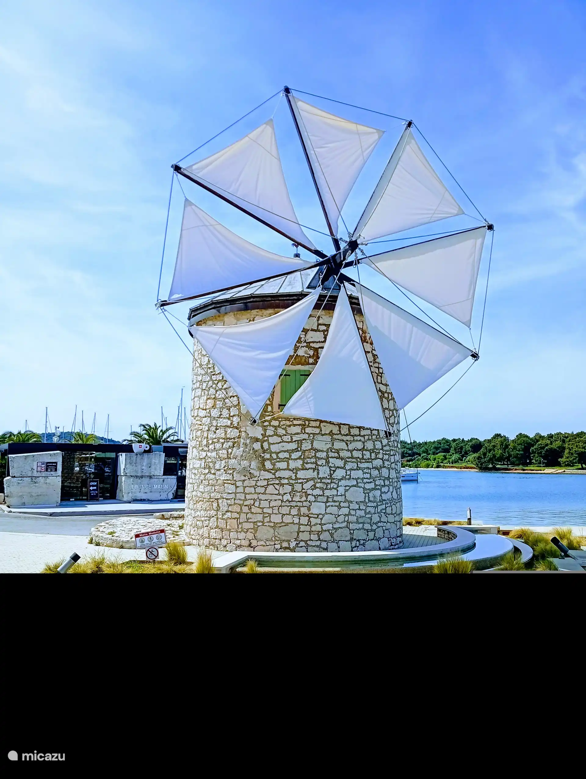 Malin na vitar – Windmühle von Medulin. Hier werden regelmäßig Konzerte, Veranstaltungen und das berühmte traditionelle Krabbensuppenfestival organisiert.