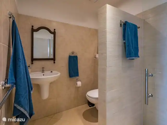 Way2Cool appartement Ocean Resort | Curaçao, Banda Ariba (est), Mambo Beach - penthouse Salle de bain de la chambre principale