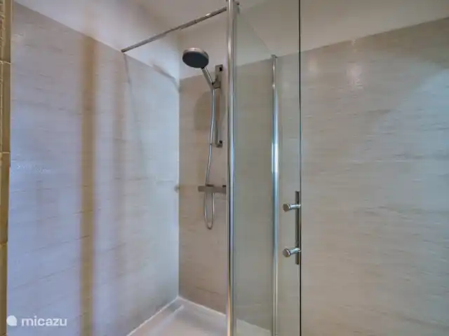 Way2Cool appartement Ocean Resort | Curaçao, Banda Ariba (est), Mambo Beach - penthouse Douche chambre parentale