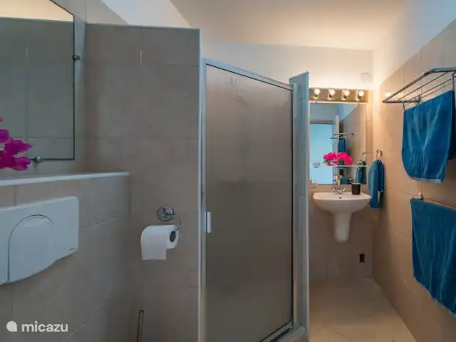 Way2Cool appartement Ocean Resort | Curaçao, Banda Ariba (est), Mambo Beach - penthouse Salle de bain deuxième chambre