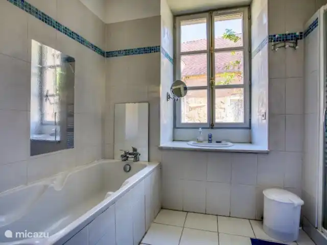 Gîte du Château de Mayac | France, Dordogne, Mayac - gîte / cottage Salle de bain 1