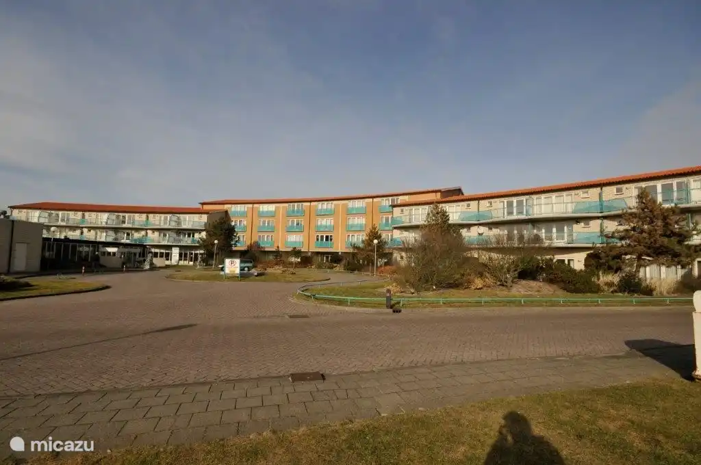 Der Apartmentkomplex an der Vorderseite.