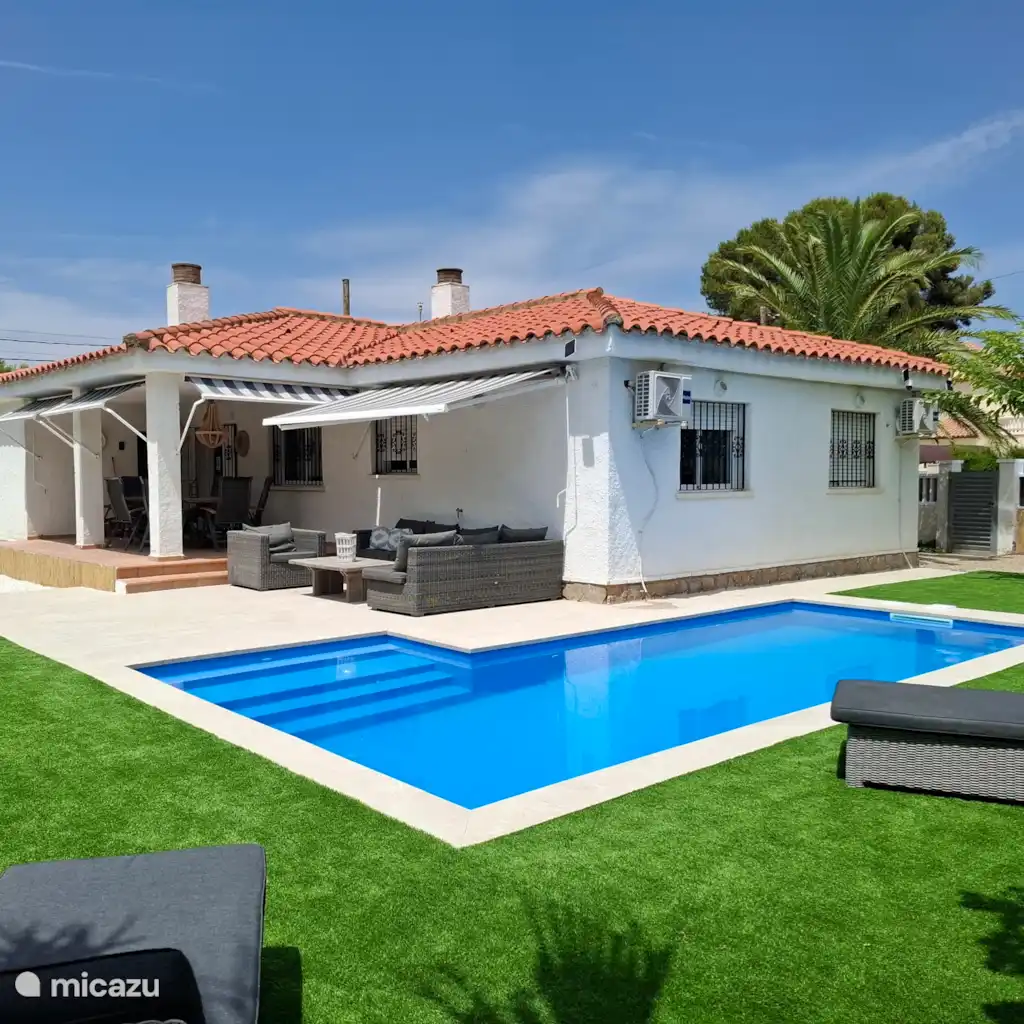 Villa Casa Campo Solar (aan het strand!) in Mont-roig del Camp