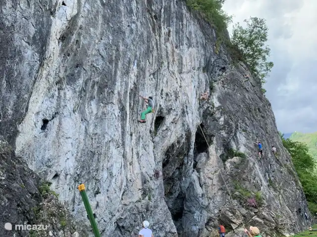 Porto Letizia - Apartamento P6 en Italia, Lagos italianos, Porlezza - apartamento Pedaleando a lo largo del lago de Como hacia Dongo por carriles bici, te encontrarás con estos temerarios.