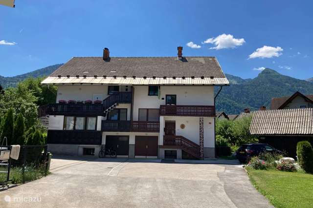 Vacation rental Slovenia – terraced house 3appletrees