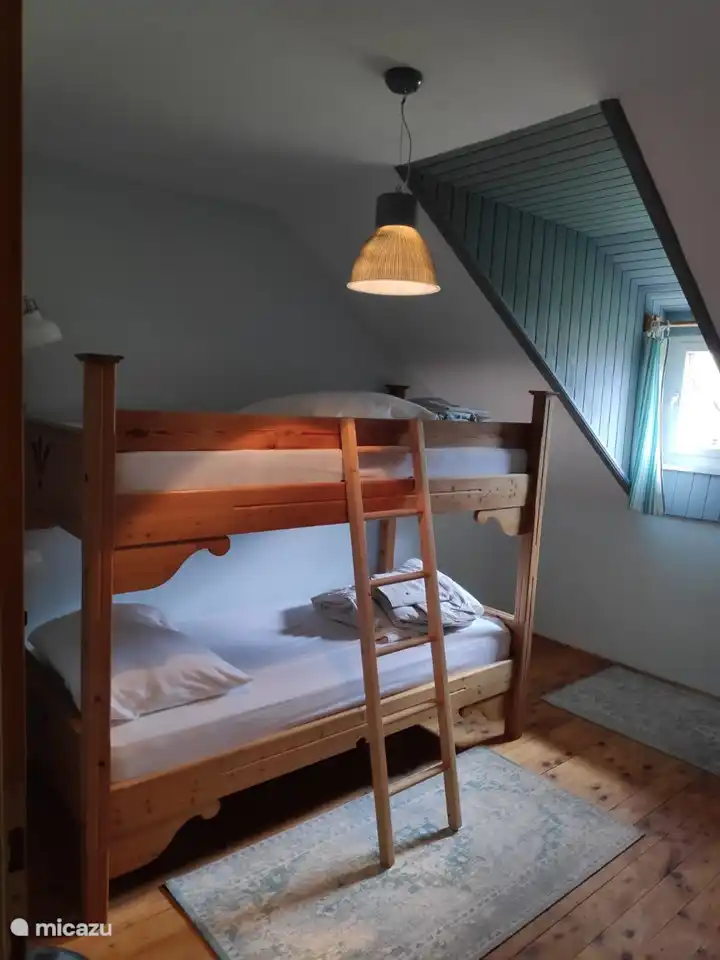 Schlafzimmer Crna Prst