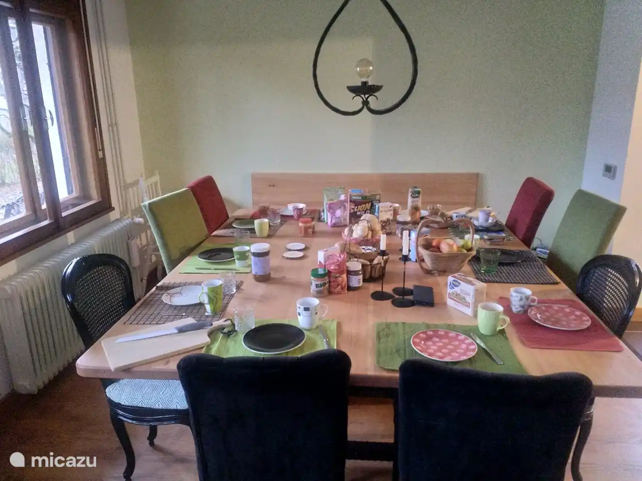 Esstisch für 12 Personen